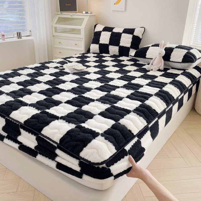 Luxury Plush Checkered Fleece Mattress Topper - Black & White, Soft & Cozy — Main Image
