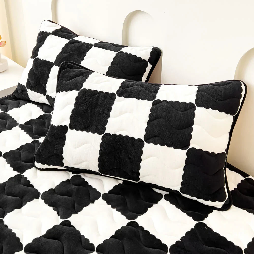 Luxury Plush Checkered Fleece Mattress Topper - Black & White, Soft & Cozy — Image 3