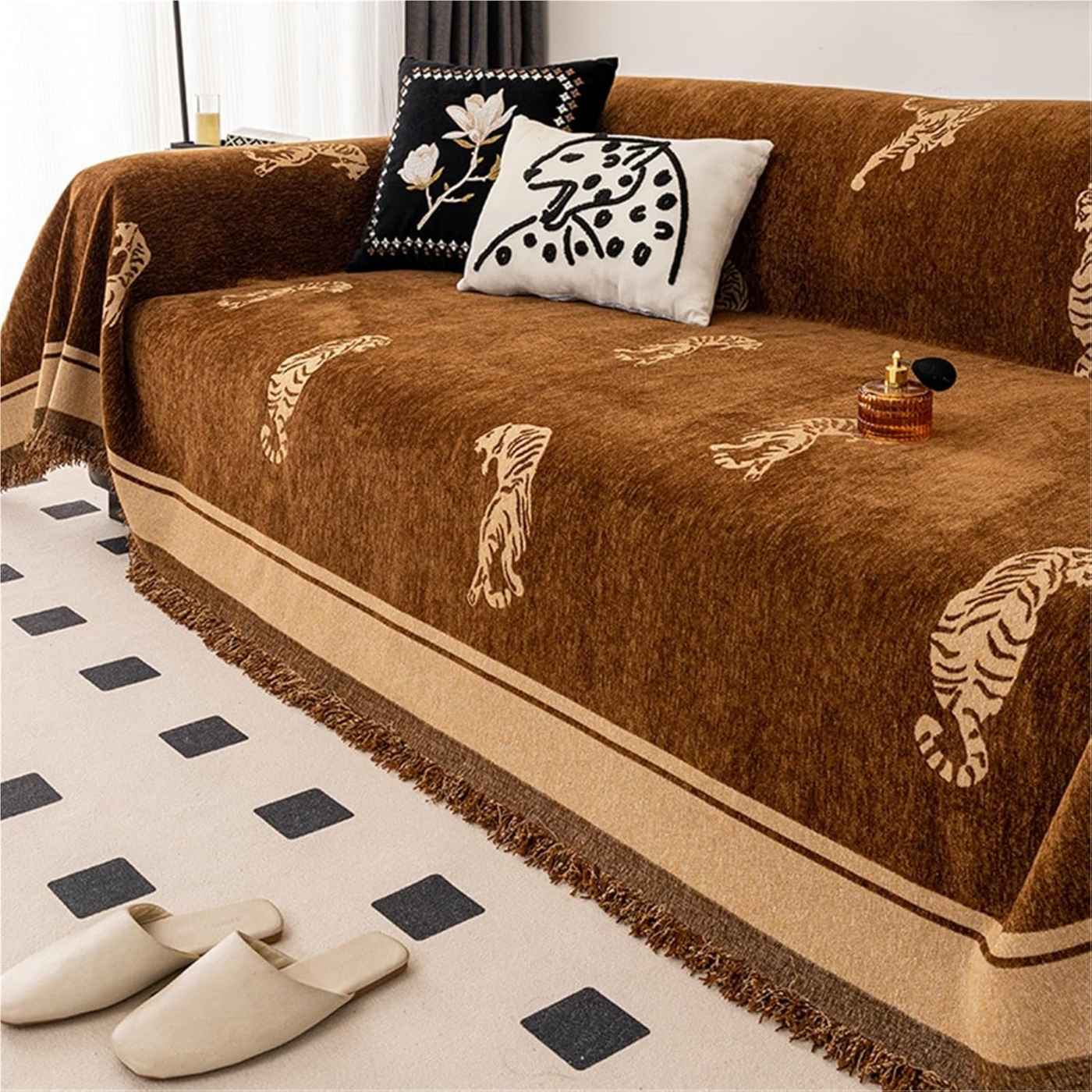 Luxury Woven Sofa Throw Blanket Cotton Blend Tiger Pattern Fringed Edges — Image 6