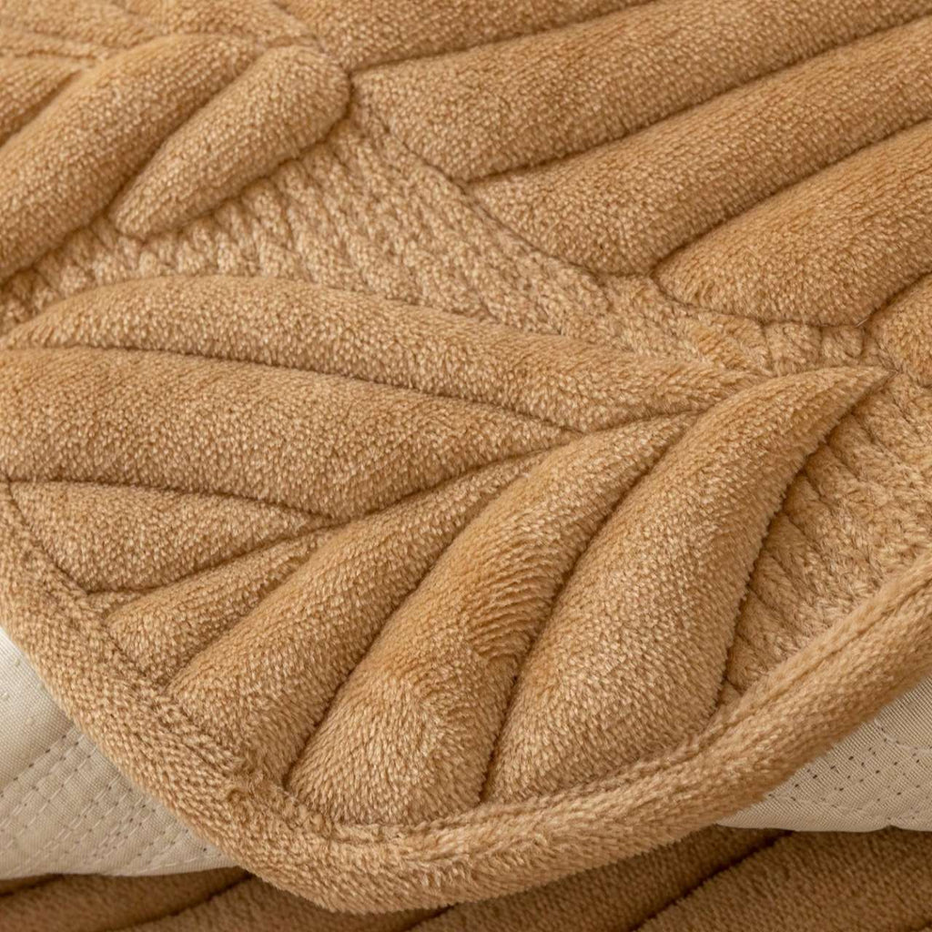 Pet-Friendly Quilted Sofa Cover Beige Polyester Non-Slip Protector — Image 7