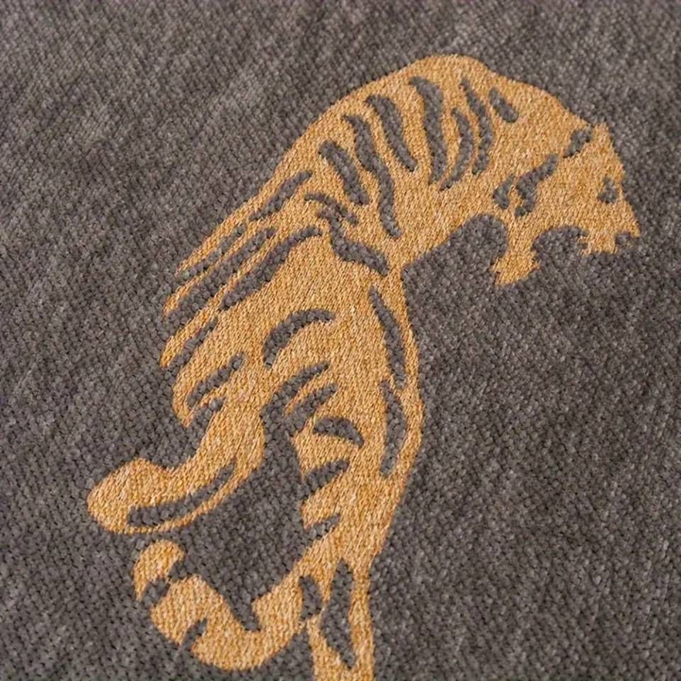 Luxury Woven Sofa Throw Blanket Cotton Blend Tiger Pattern Fringed Edges — Image 9